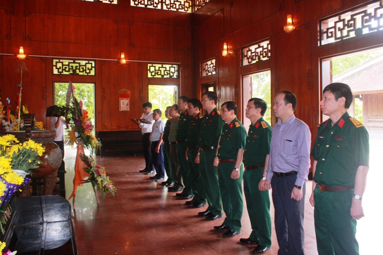 lam viec voi khu di tich kim lien 1