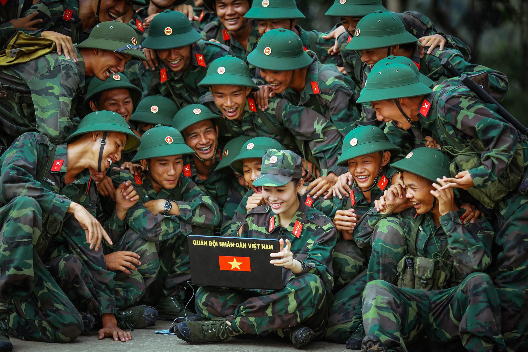van hoa chinh tri quan doi 1