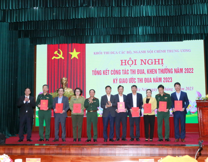TONG KET KHOI 9