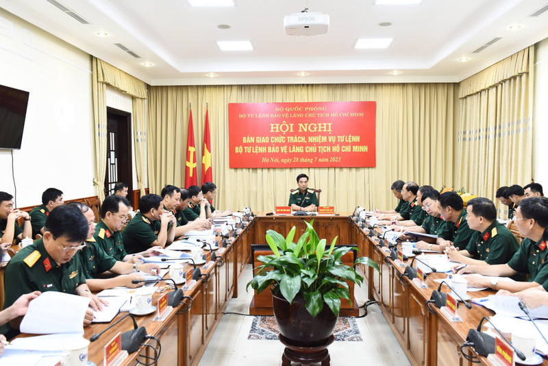 hoi nghi ban giao chuc dang tu lenh 1