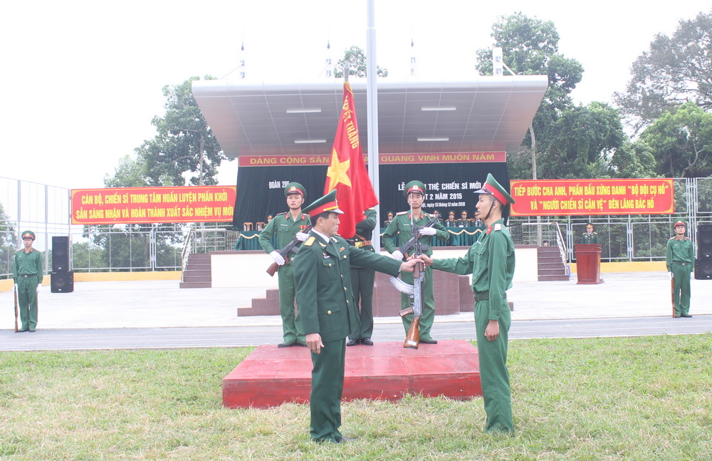 tuyen-the-chien-si-moi-2015-3