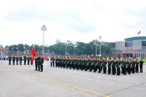Đoàn đại biểu Học viện Quân y báo công dâng Bác
