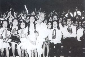 “Trẻ em Việt Nam sung sướng”
