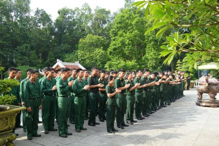 Đoàn 285 tổ chức Lễ dâng hương nhân kỷ niệm  79 năm Ngày Thương binh - Liệt sĩ
